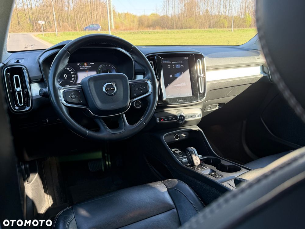 Volvo XC 40 T5 AWD Geartronic Momentum Pro - 26