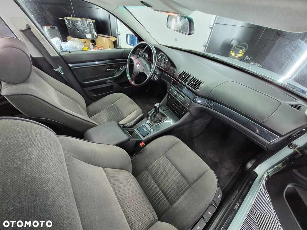 BMW Seria 5 520i - 13