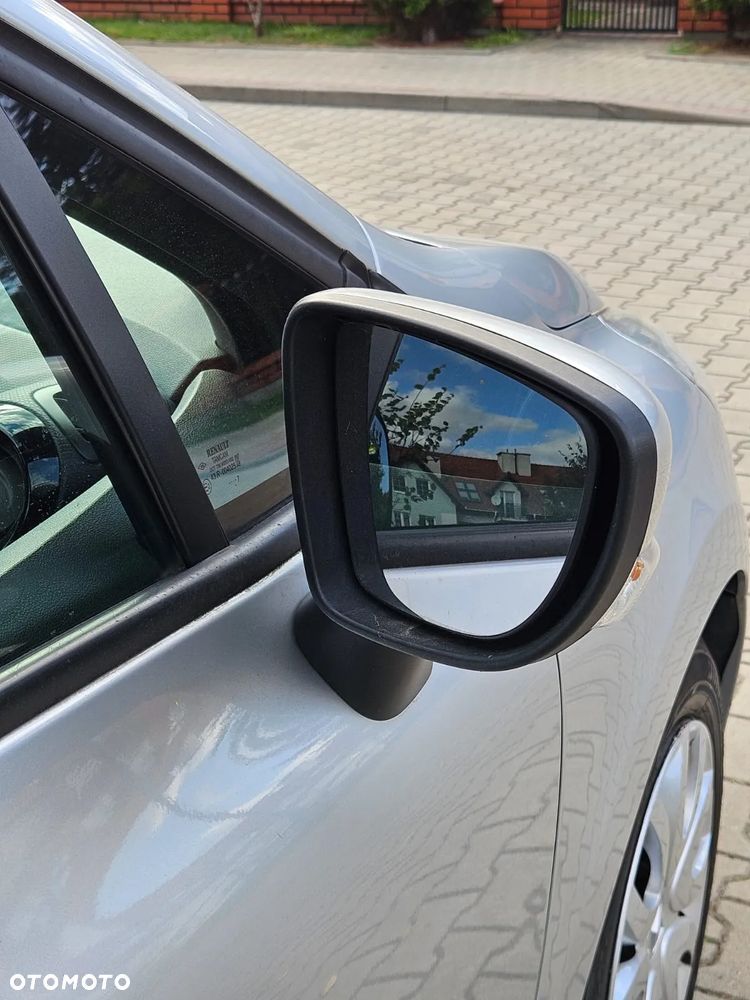 Renault Clio 1.2 16V Alize - 10