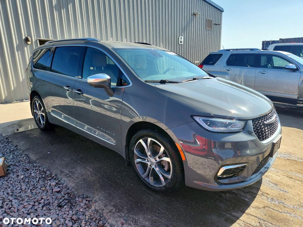 Chrysler Pacifica - 1