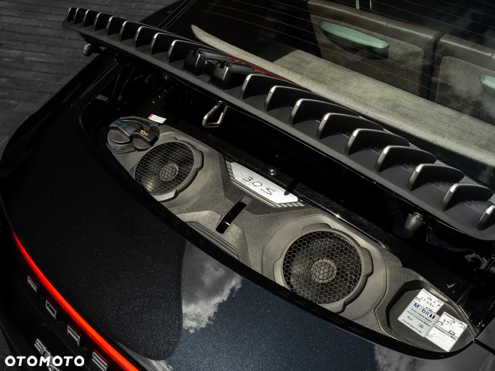 Porsche 911 Carrera 4S - 31