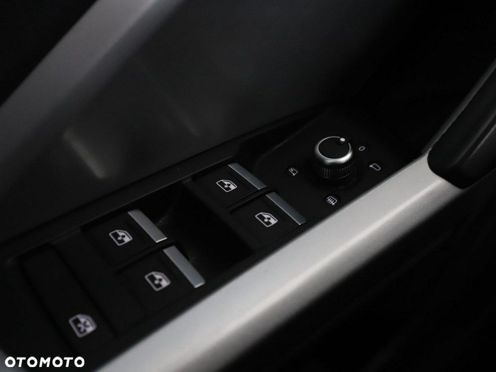 Audi Q3 45 TFSIe S tronic S line - 40
