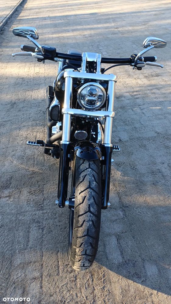 Harley-Davidson Softail Breakout - 3