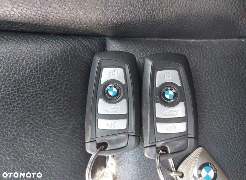 BMW Seria 5 535i xDrive - 15
