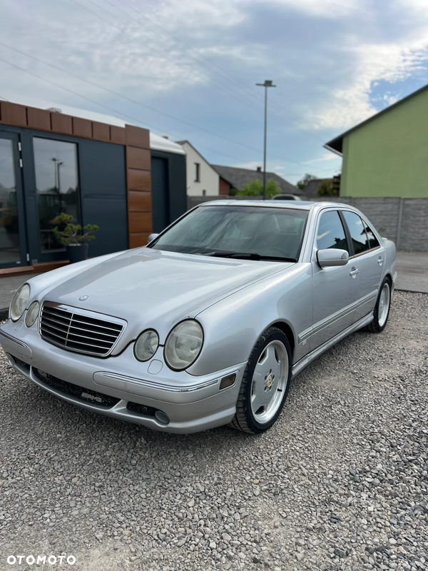 Mercedes-Benz Klasa E 55 AMG