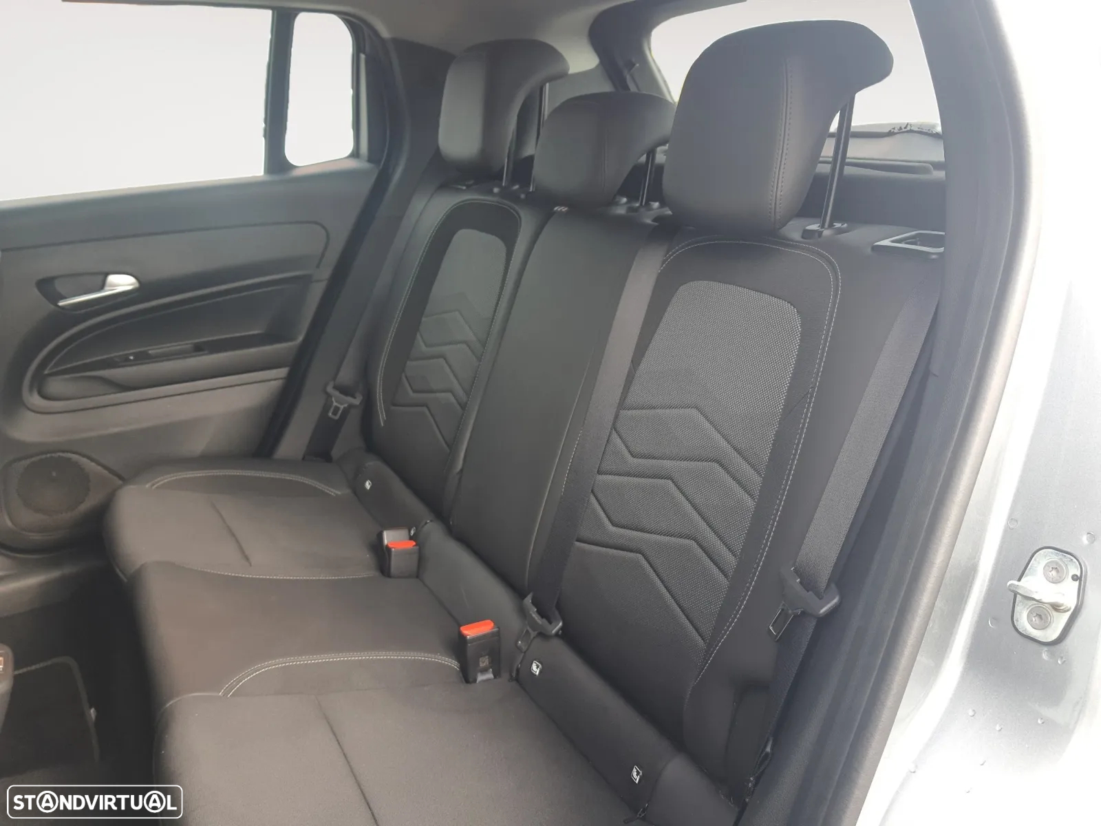 Jeep Avenger 1.2 GSE T3 Altitude - 15