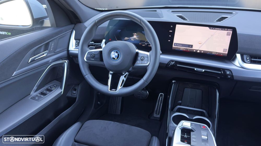 BMW iX2 eDrive20 Pack Desportivo M Pro - 17