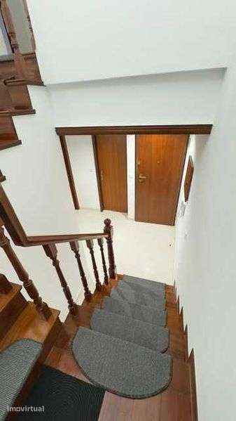 Apartamento T2 Duplex com 116m2, excelente layout... - Grande imagem: 5/12