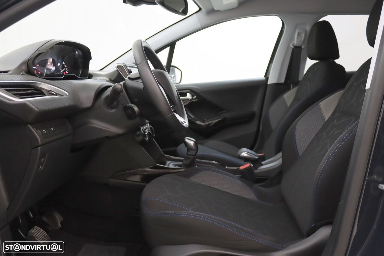 Peugeot 2008 1.5 BlueHDi Signature - 4