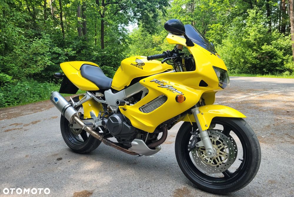 Honda VTR - 12