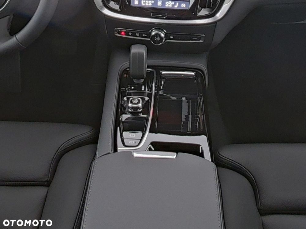 Volvo V60 T8 AWD Plug-In Hybrid Plus Dark - 6