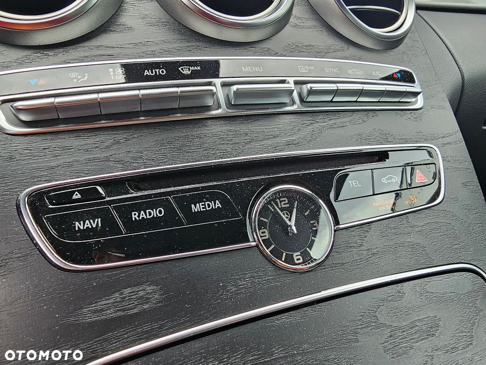 Mercedes-Benz Klasa C 200 4-Matic 9G-TRONIC - 22