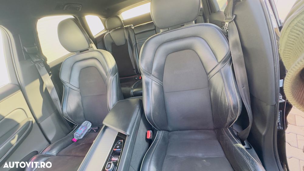 Volvo XC 60 D5 AWD R-Design - 7