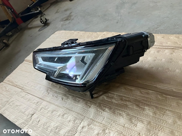 Reflektor, lampa Audi A4 B9 przód lewy, (OE 8W0941033)