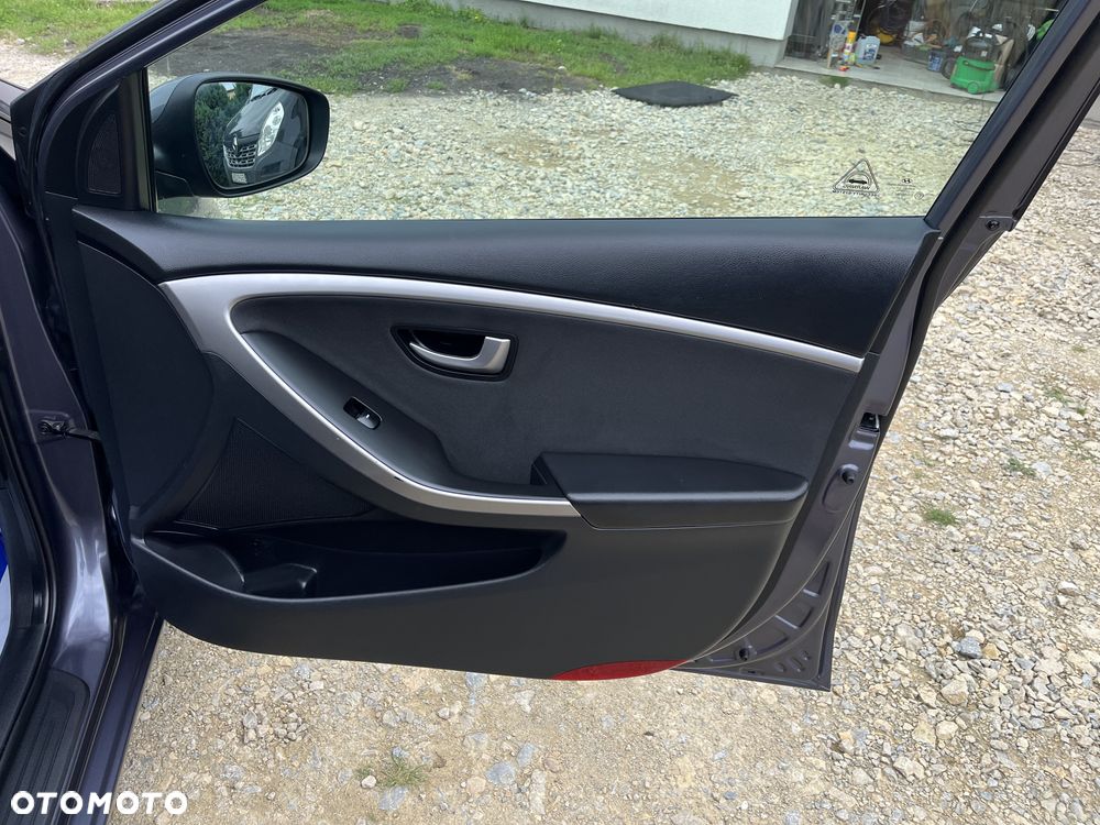 Hyundai i30 blue 1.4 Classic Navigation - 23