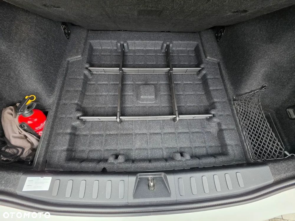 BMW X1 sDrive18i Sport Line - 24