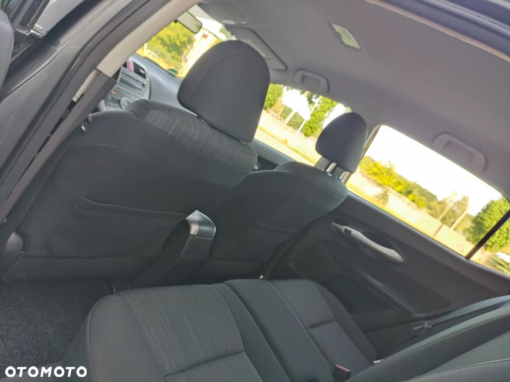 Toyota Auris 1.33 VVT-i - 16