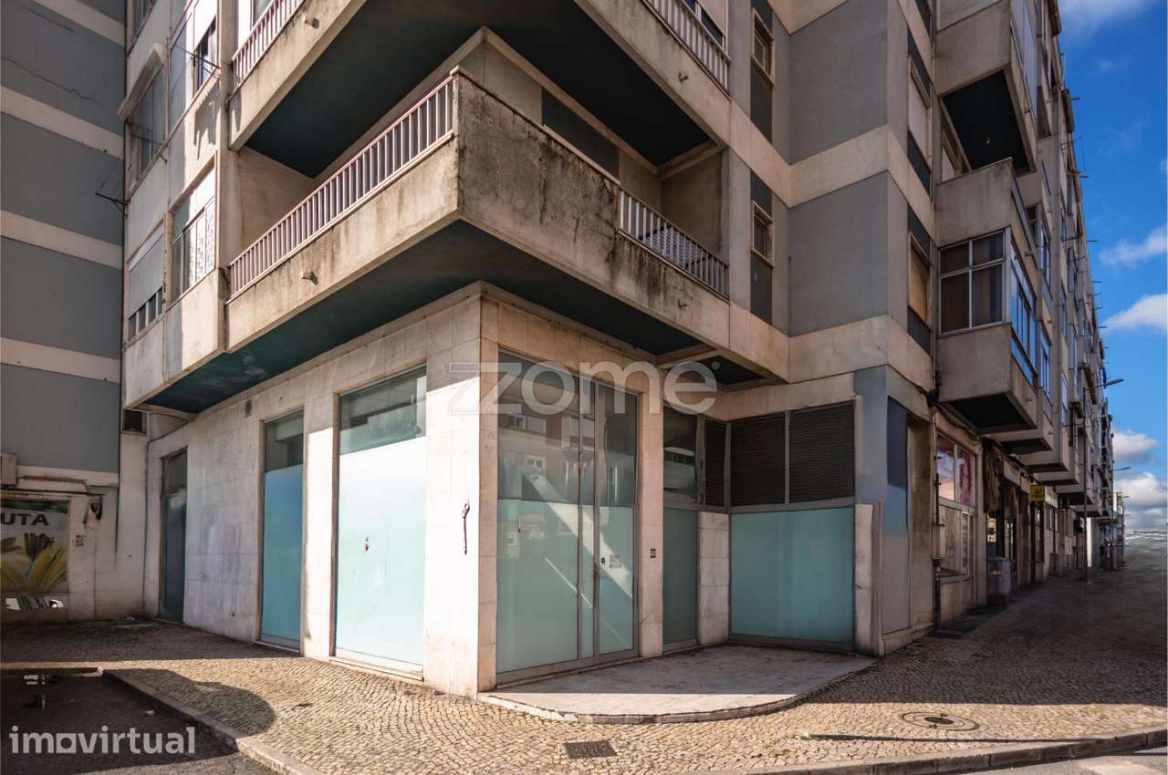 Loja com montra de 175m2 em Odivelas - Grande imagem: 2/38