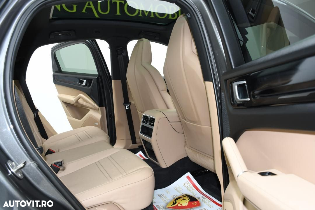 Porsche Cayenne Coupe E-Hybrid Tiptronic S Platinum Edition - 13