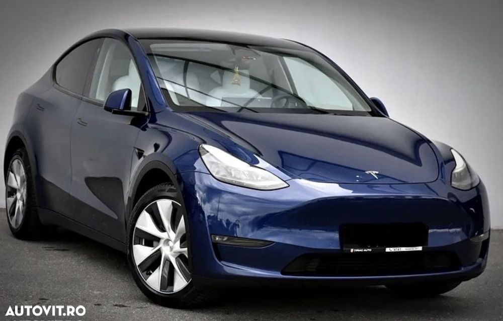 Tesla Model Y - 2
