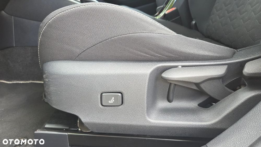 Toyota Corolla 1.8 Hybrid Business Edition - 24