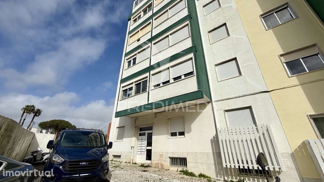 Apartamento T3 transformado em T2+1 - Grande imagem: 2/33