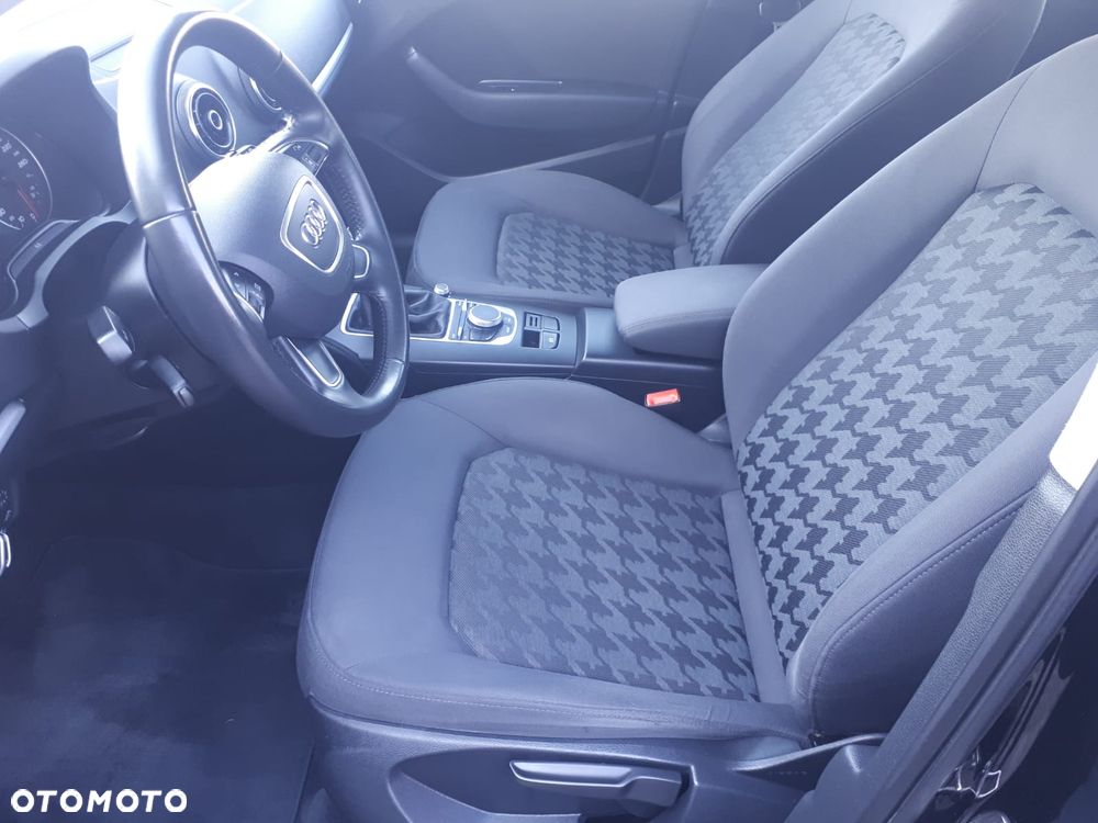 Audi A3 Sportback 1.6 TDI DPF Ambiente - 16
