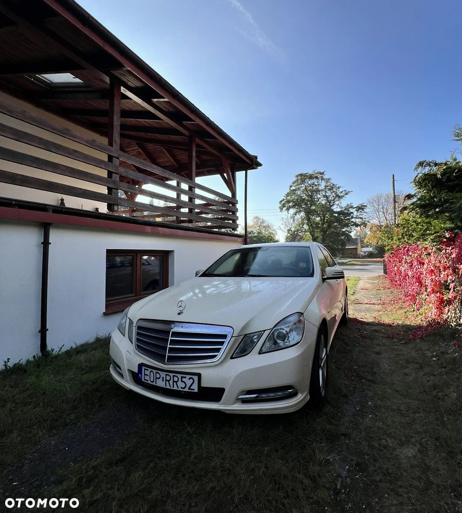 Mercedes-Benz E-Class 2012 photo 3