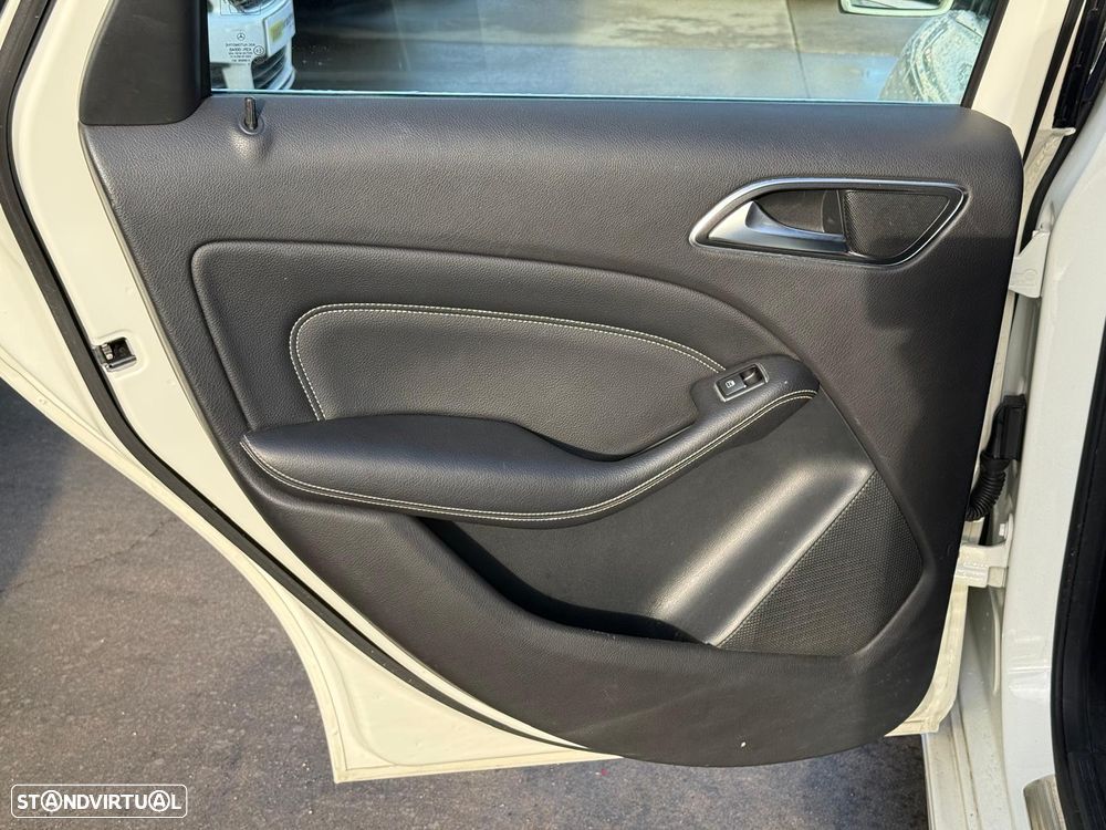 Mercedes-Benz B 180 CDI BlueEFFICIENCY Aut. - 30