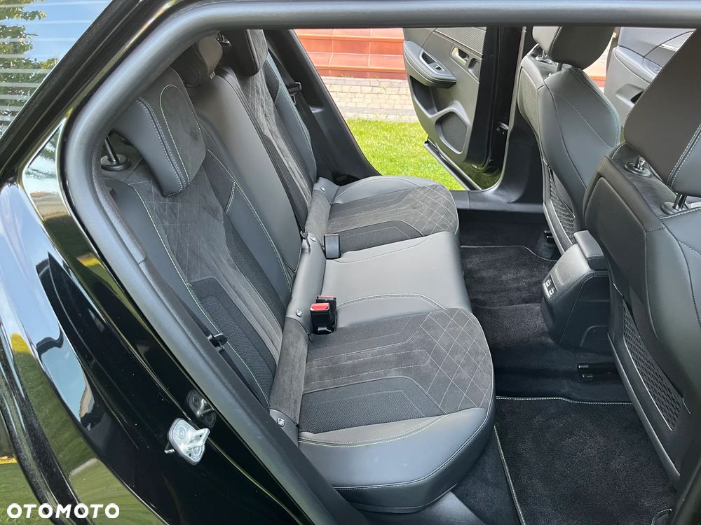 Peugeot 2008 PureTech 130 EAT8 GT - 27