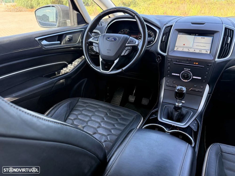 Ford S-Max 2.0 TDCi Vignale - 28