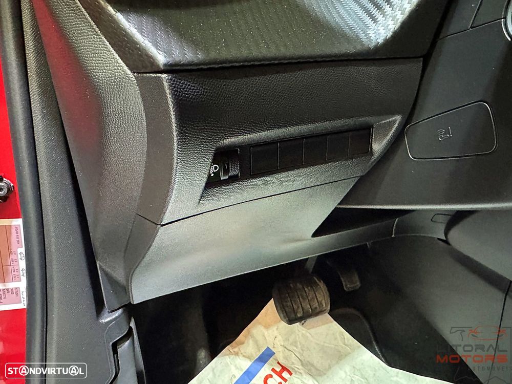 Peugeot 2008 1.2 PureTech Allure Pack EAT8 - 18