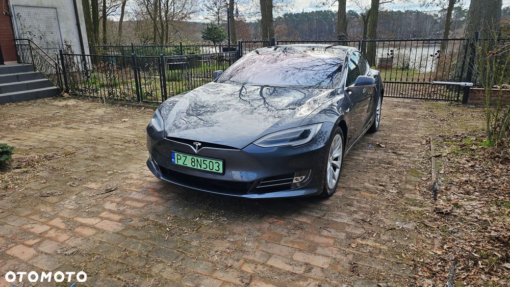 Tesla Model S - 1