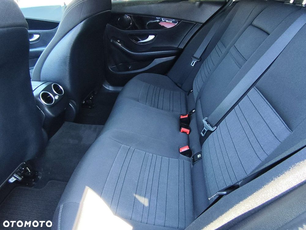 Mercedes-Benz Klasa C 200 d 9G-TRONIC - 26