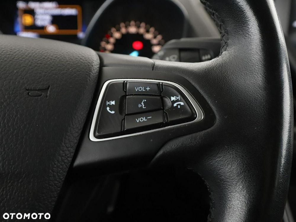 Ford Kuga 1.5 EcoBoost 2x4 Titanium - 28