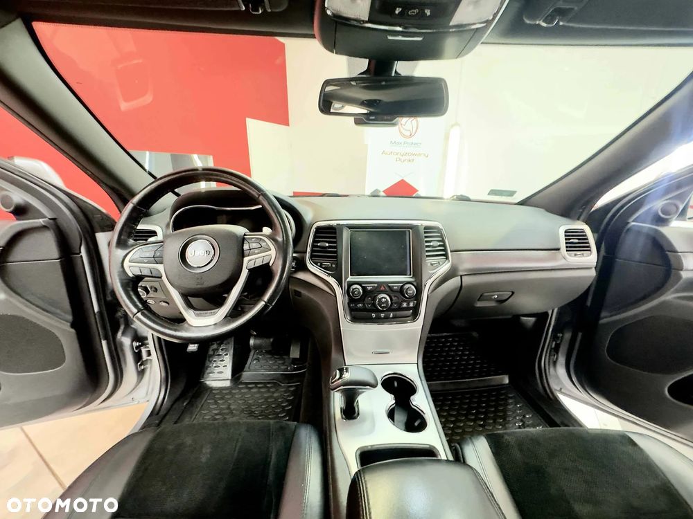 Jeep Grand Cherokee - 11