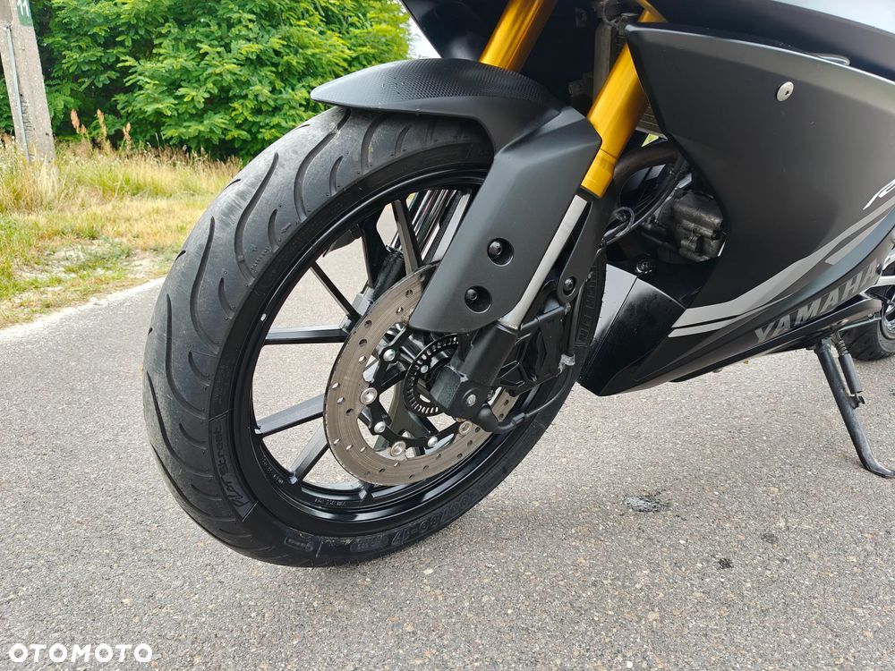 Yamaha YZF - 9