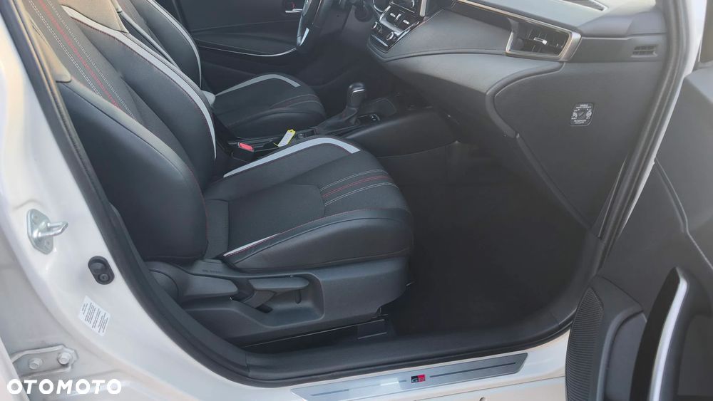 Toyota Corolla 2.0 Hybrid GR Sport - 11