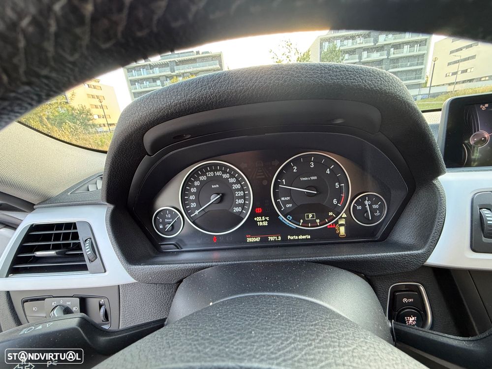 BMW 320 d EfficientDynamics Auto - 13