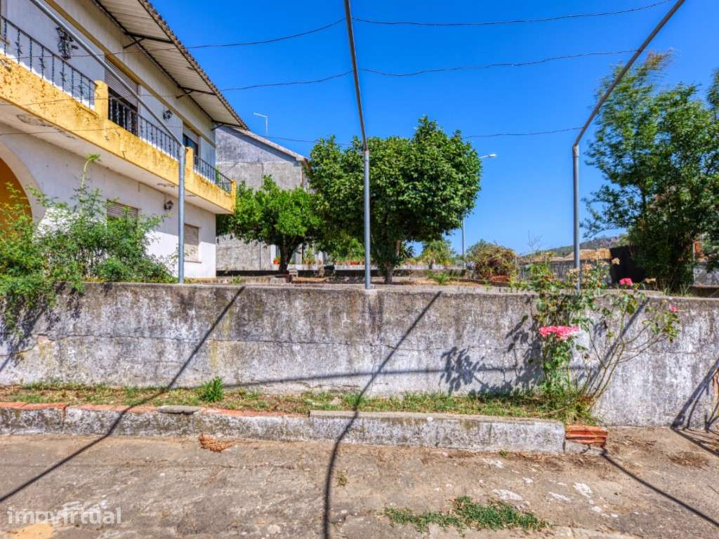 Moradia T4 com Quintal, Garagem e Terraço Panorâmico | Vila de Mação - Grande imagem: 2/51