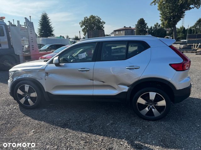 Volvo XC 40 D4 AWD Geartronic Momentum - 17
