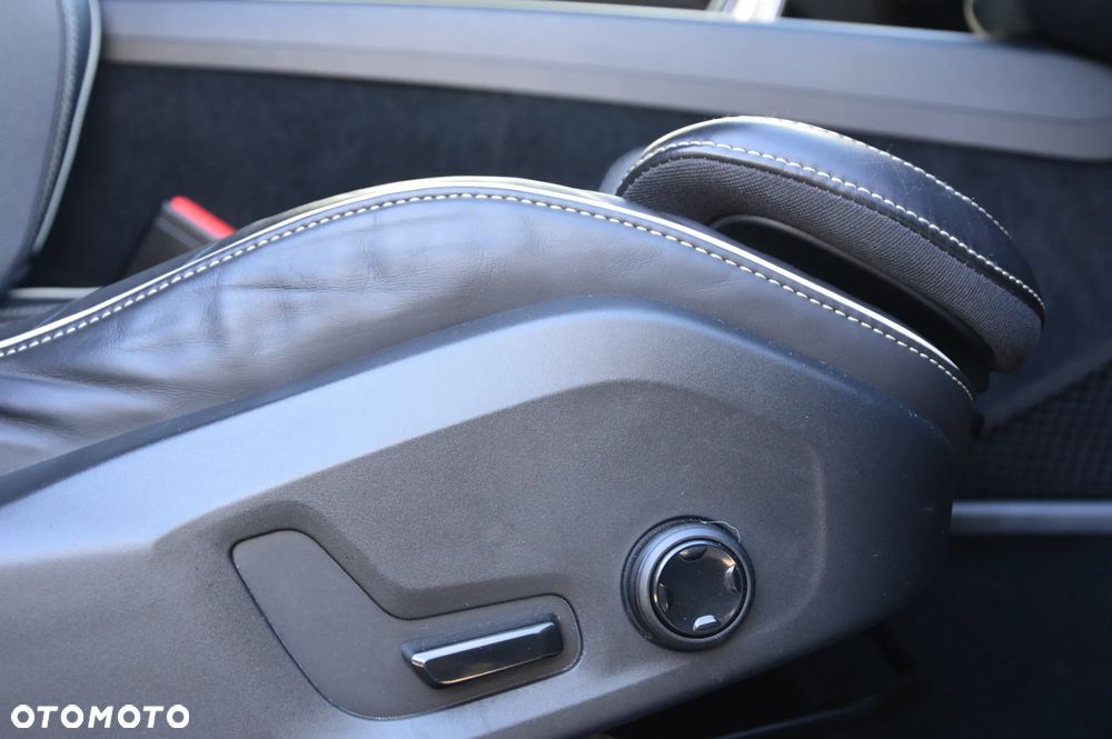 Volvo XC 60 B4 D AWD Ultimate Dark - 22