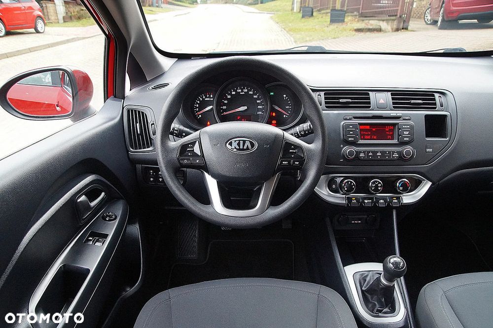 Kia Rio 1.2 Business Line - 12