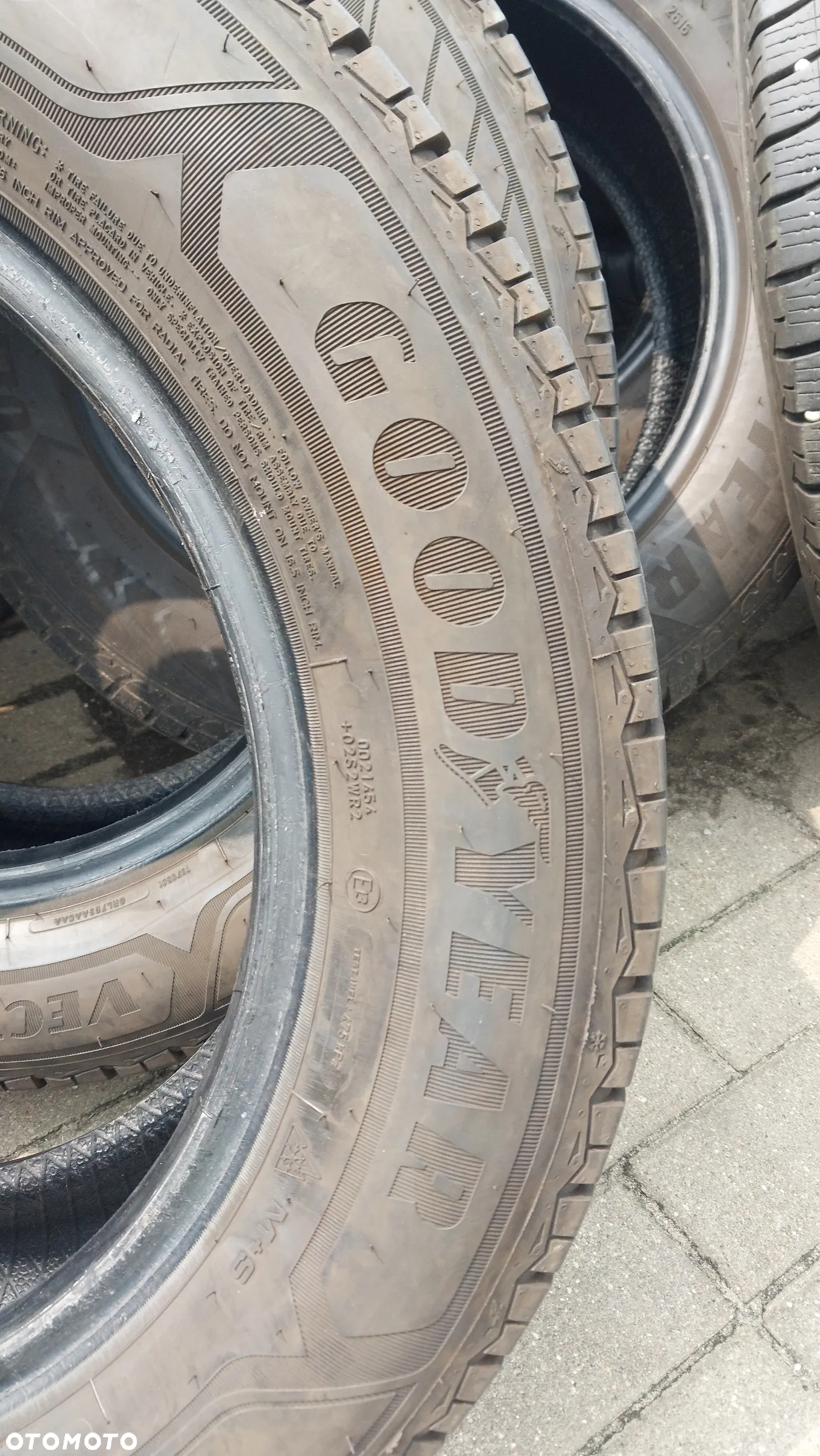 Para opon  Goodyear Vector 4Seasons Cargo 205/65 R16 107 T C - 5