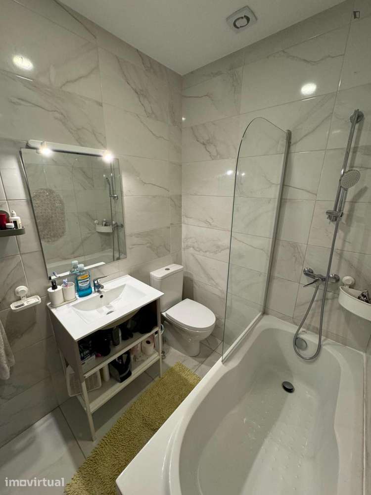 Quarto - localizado em Norton de Matos Coimbra - Grande imagem: 3/21