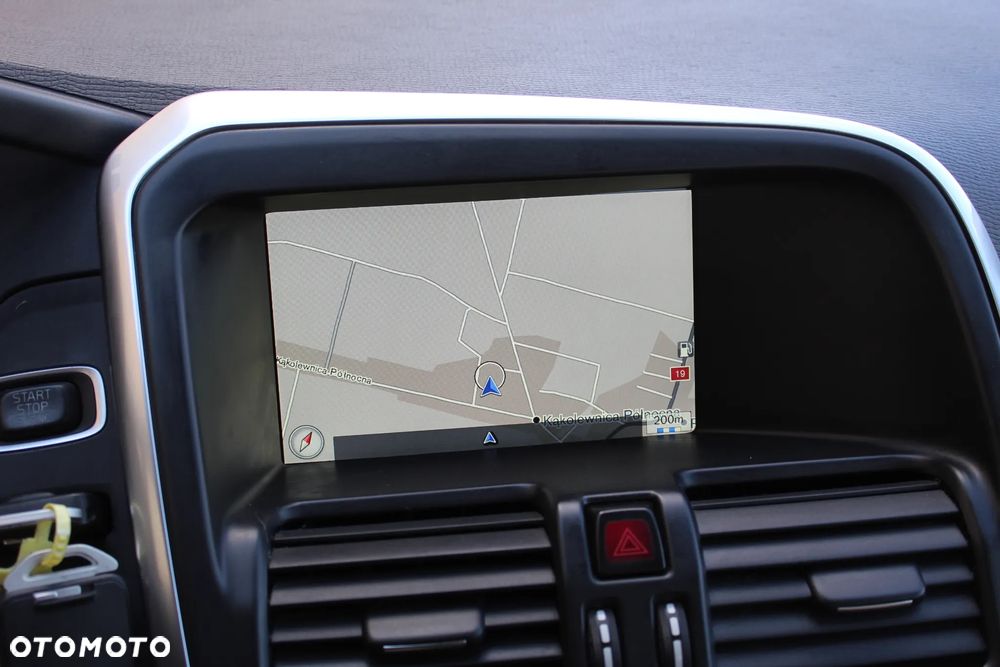 Volvo XC 60 D4 AWD R-Design Summum - 21