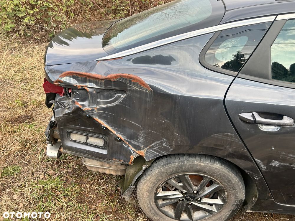 Kia Optima 2.0 L - 7