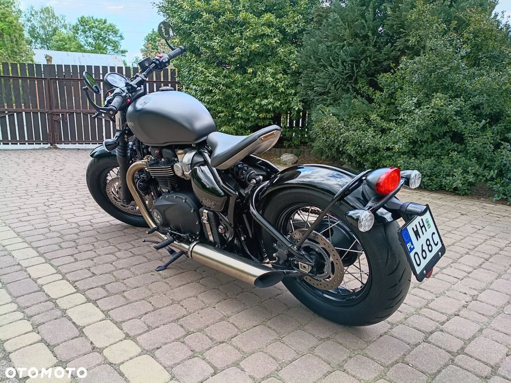 Triumph Bonneville Bobber - 10