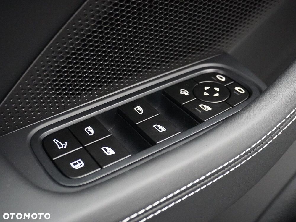 Porsche Panamera 4S E-Hybrid PHEV - 22