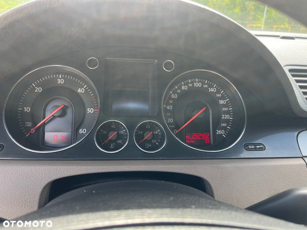 Volkswagen Passat 2.0 TDI Comfortline - 8